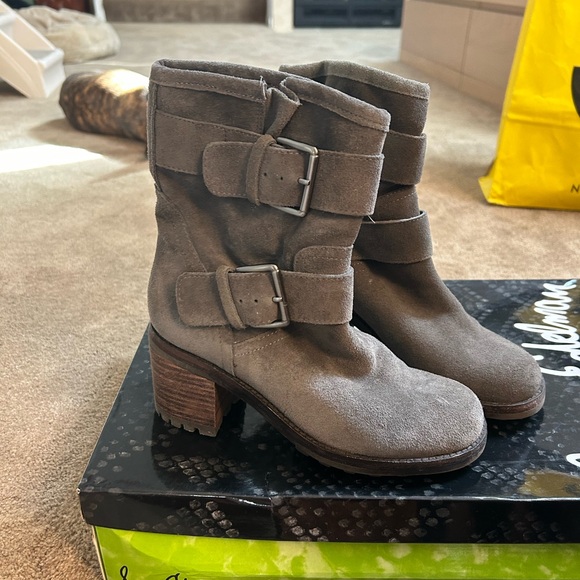 VVGUC Sam Edelman grey suede boots both silver buckles, size 6 - Picture 1 of 7
